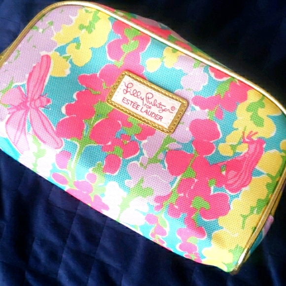 Lilly Pulitzer Handbags - HP! Lilly Pulitzer🐉Este Lauder Snappy Dragon
